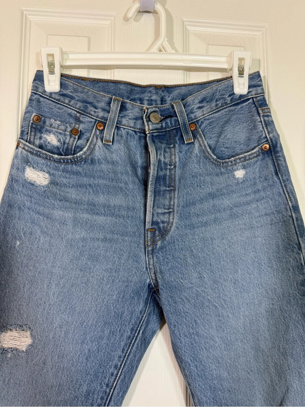 Levi's 501 Distressed Straight Leg Jeans Light Wash Button Fly Women’s 24x26